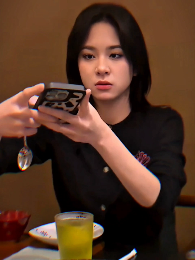 always cantik 😫 zee waktu bukber day 1 sm keluarganya ✨ #zeeasadel 