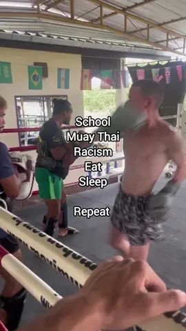 The Daily Routine right now📈🔥 The grind is going well🥵 #bodyshot #kombatkarate #greatdanes #kombatleague #kampsport #knockout #muaytais #fighter #muaythai #DailyRoutine #pads 