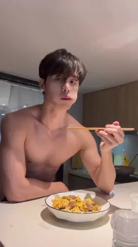 🤡💖🍓✅🌟 Posted @withregram • @linglom2002 #reels #reelsinstagram #fyp #chinese #handsome #chineseboy #douyin #帅哥 #cuteboy #做饭 #cooking