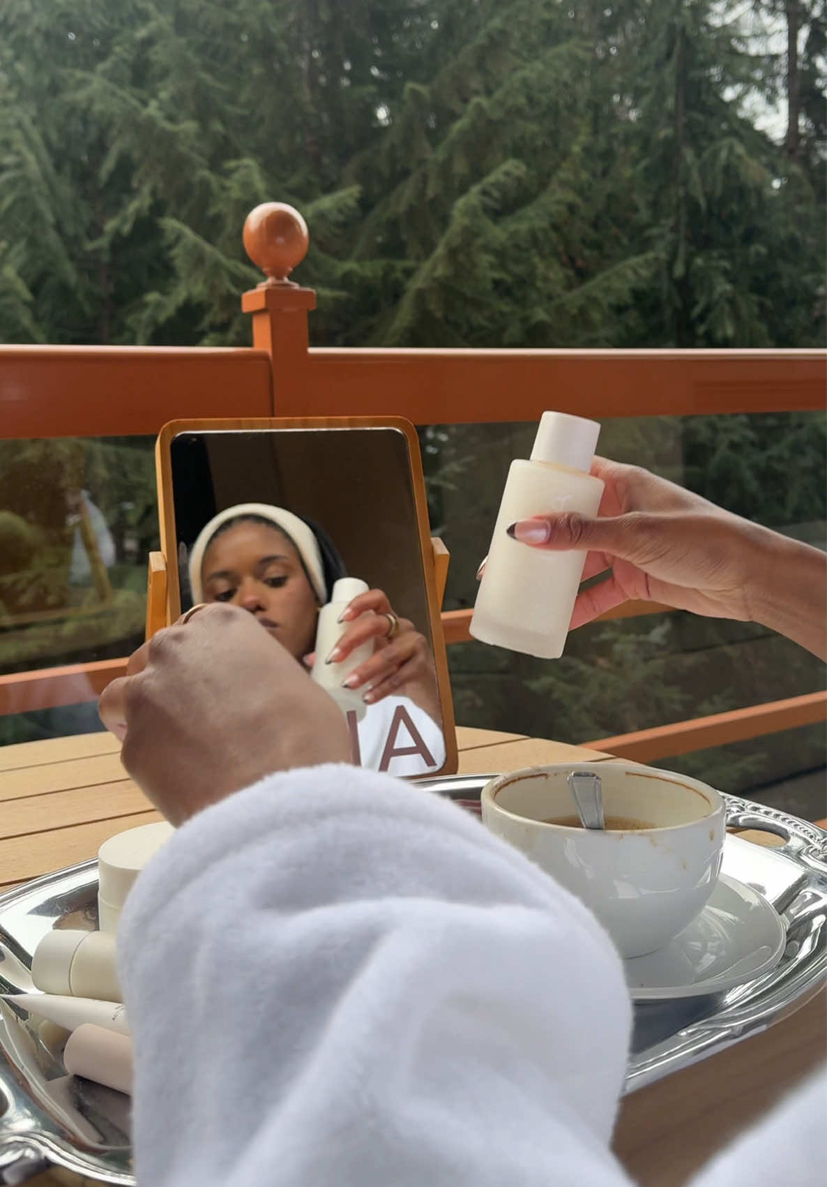 I was freezing but I love getting ready with a view ☕️