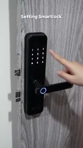 Cuma butuh 5 menit buat setting smart lock 😎 cepet dan mudah banget kann 🤩🤩 buruan cek keranjang kuningnya 🥳🥳 #handlepintu #gagangpintu #smartlock #smartlockdoor #settingsmartlock #fingerprint #password #keycard #tuya #rumahminimalis #rumahmewah #rumahkekinian #hardware 