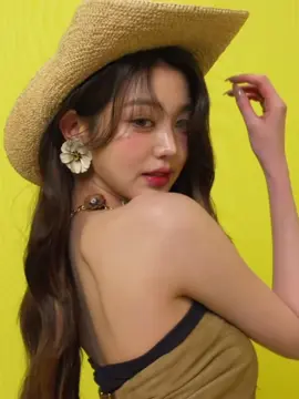 WONYOUNG MIUMIU QUEEN น้องวอนยองโฮ่งมากกกกก จริตการโพสท่าแบบรอดทุกมุมทุกองศา ควีนนน #Wonyoung #JangWonyoung #IVE #아이브 #장원영 #WONYOUNGtoPARIS #WONYOUNGxMIUMIUFW25 #MiuMiuFW25 #MIUMIU 