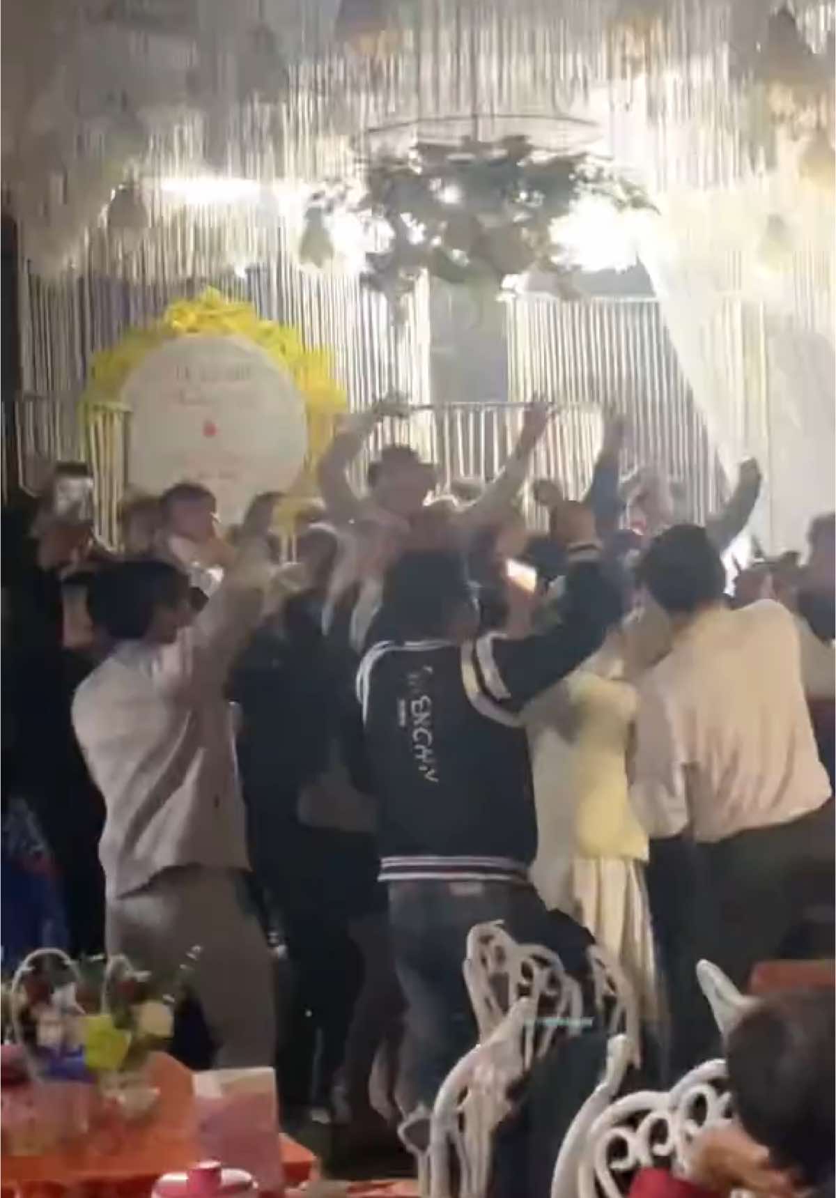 Lợi ích của việc lấy chồng gần nhà :))) Chị em chồng cùng quẩy  #tiktok #xuhuong #damcuoi #thucuoi #laychong 