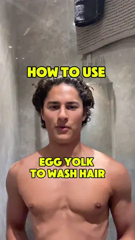 Use an egg yolk instead of shampoo!  #GlowUp #noshampoo #hairtok #looksmax #holistichealing 
