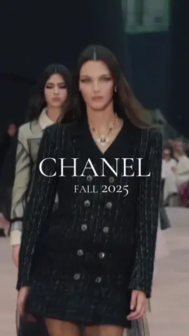 CHANEL - Otoño 2025 🖤 #chanel #fashiontiktok #modafeminina #runwaywalk #fashionshow 
