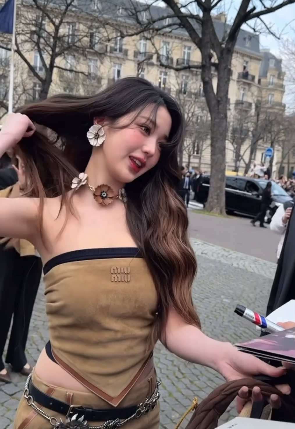 MIU MIU PRINCESS 🎀 #wonyoung #ive #miumiu #pfw #wonyoungxmiumiufw25 #miumiufw25 #paris #parisfashionweek #fashion #week #fw #미우미우 #아이브 #장원영 #원영 #jangwonyoung #wonyoungism #attitude #sign #autograph #itgirl #cowgirl #카우걸 #kpop #fyp #fypシ @Miu Miu 