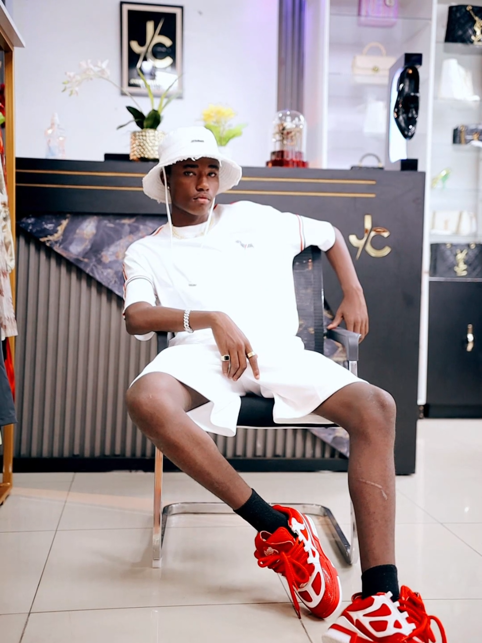 Everyone enjoys dressing up in Jivahcollections. 🛍️ Muse:  @🤎 K I D D Y 🤎 🤝 🎥: @nestart_photographer  #outfit #jcoutfit #outfitoftheday  #jivahcollection  #fyp  #rwandanshop #viral_video 