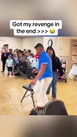 Musical chairs is no joke 😂 (via @Panzona2chingona) #musicalchairs