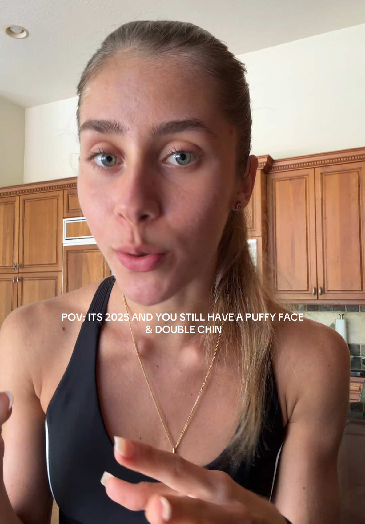 Double chins and puffy faces aren’t cute, let’s fix that asap #girlsrelate #lymphaticdrainage #lymphaticsupport #maryruthsorganics #waterretention #puffyface #reducepuffyface 