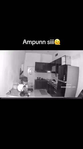 Kira2 nyariin apa yak? 😂 #fy #hororindonesia nonton lengkap di YT @DenDenny128 #fyppppppppppppppppppppppp #dendenny #videoviral #tiktokviral 