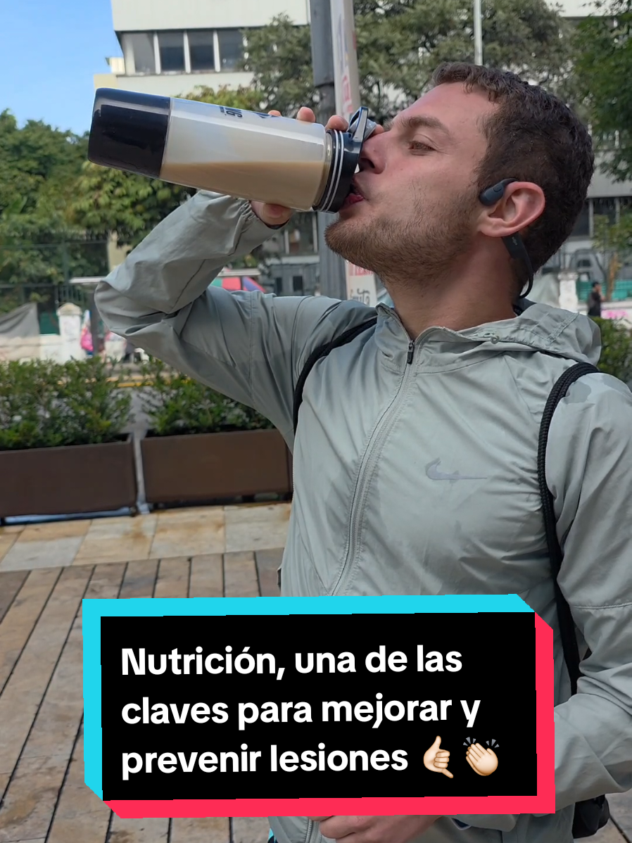 Acompáñame a conocer más sobre una de las claves para todos los que corremos, queremos evitar lesiones y ser mejores! 🔥 La alimentación es uno de los pilares fundamentales para que el cuerpo nos responda de la mejor manera! 💪🏻 Gracias al acompañamiento de @Angela | Nutrición Deportiva se que hemos podido mejorar tanto estos últimos meses!🙏🏻 Vamos con todaa! 🤙🏻 #fafirunner #Running #nutricion #runningtips 