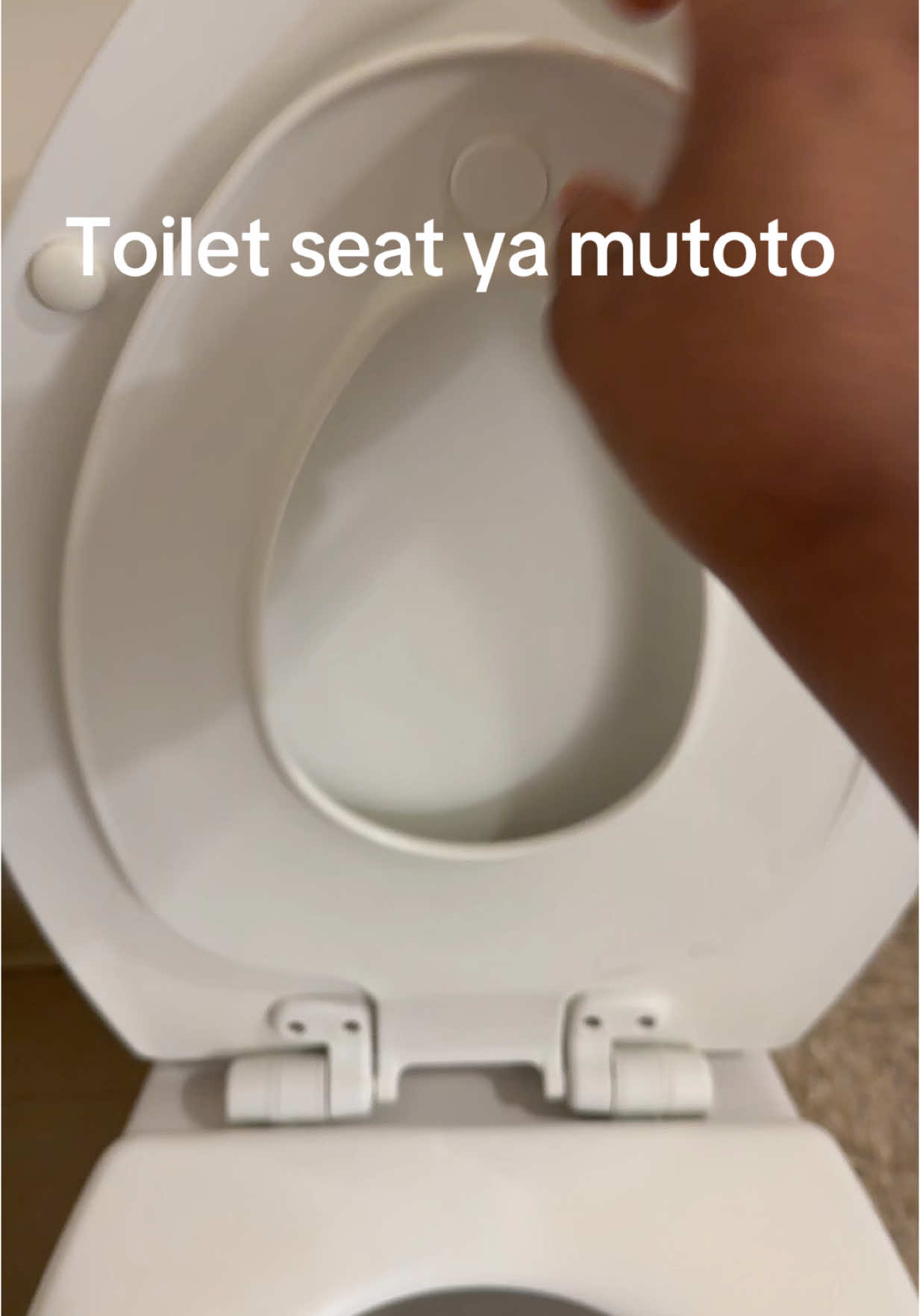#toddlertoiletseat #toiletseat #tanzaniantiktok🇹🇿 #kenyantiktok🇰🇪 #burunditiktok🇧🇮 