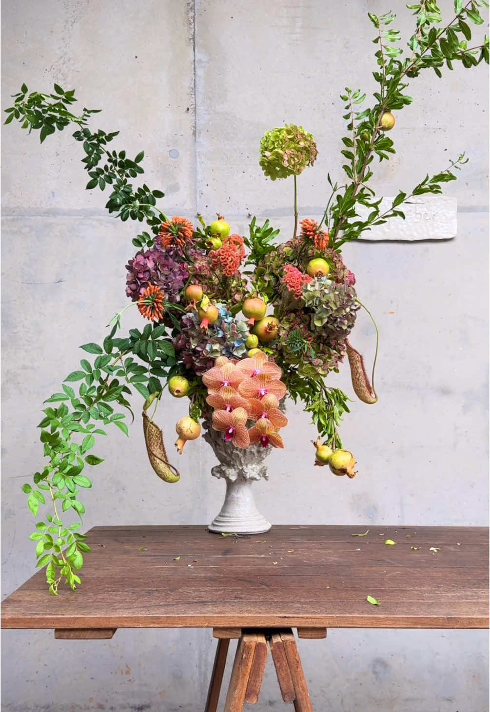 When he complains you spend money on flowers after his ten leg sports parlay misses for the 15th time this month.. 🌸 #florist #floraldesign #pomegranate #naturelife 