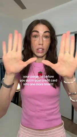 your clothes watching you online shop 👁️ #girly #girl #girltherapy #springfashion #spring #springoutfit #trends #relatable #closetcleanout #contentcreator #creatorsearchinsights #fyp