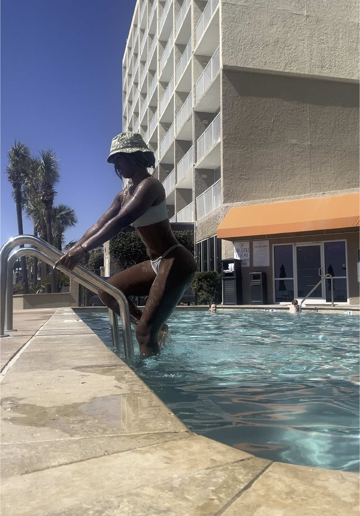 Overly blessed and Never dressed ☀️ #blessed #sunny 