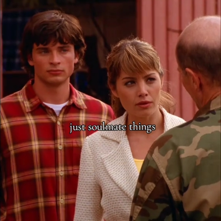 always in sync ✨ #smallville #clois #clarkkent #loislane #smallvilleedit #tomwelling #ericadurance #soulmates #fyp 