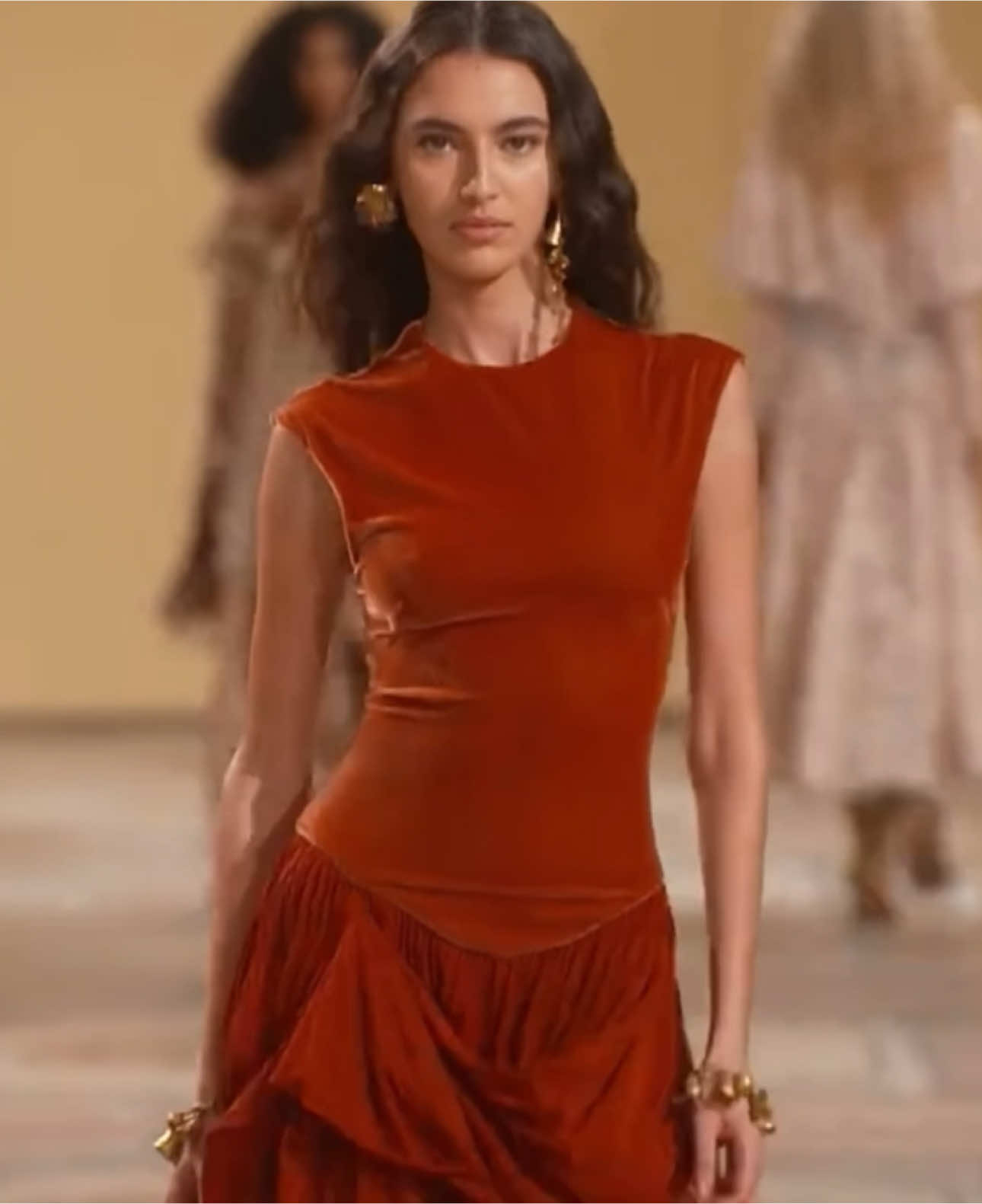 Zimmermann Fall25@amiraalzuhair  #model #catwalk #amiraalzuhair #topmodel #runwaywalk #saudiarabia #Runway #zimmermann #zimfall25