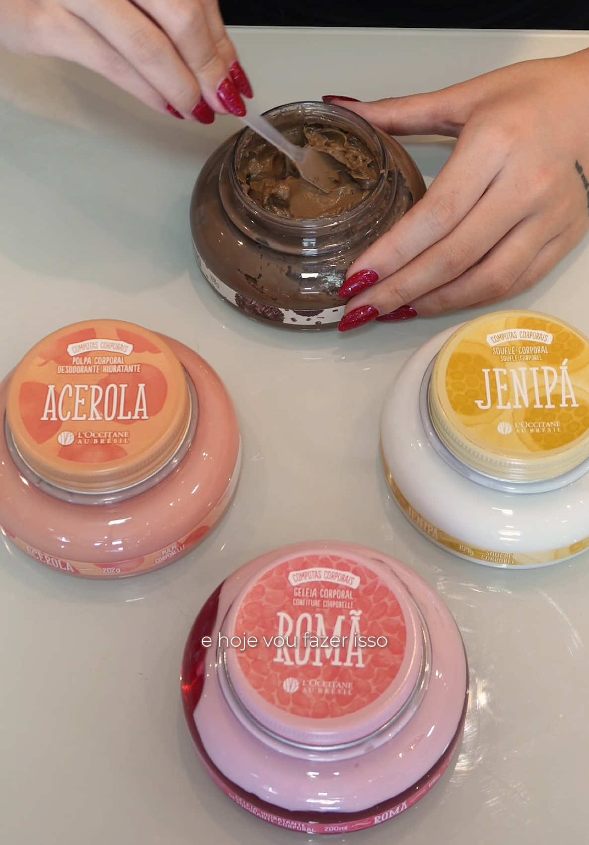 A linha Compotas Corporais de @L’Occitane au Brésil tem texturas e fragrâncias irresistíveis! Agora, com o lançamento do Brigadeiro, a linha ficou ainda mais completa. Textura cremosa, microesferas de hidratação e um cheirinho ambarado gourmand que deixa a pele macia e perfumada! Qual é o seu favorito? -PUBLICIDADE #loccitaneaubresil #loccitanebrigadeiro #bodycare #pelehidratada 