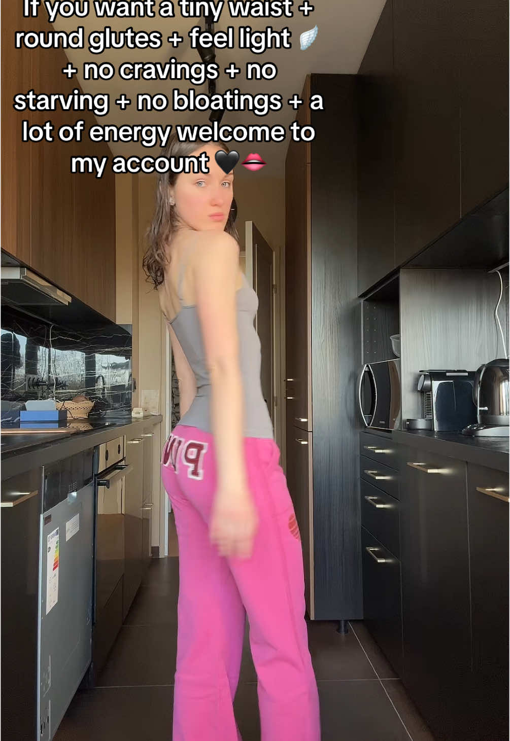 #snatchedwaist #glutesworkout #glutestips #healthymeals  -trainings🎧 -healthy recepies 🍴 -tips on  > how to feel and look like a slavic doll 🌬️ > have a lot of energy and stay sreded and lean 🧊 > stop starving and binging 💕
