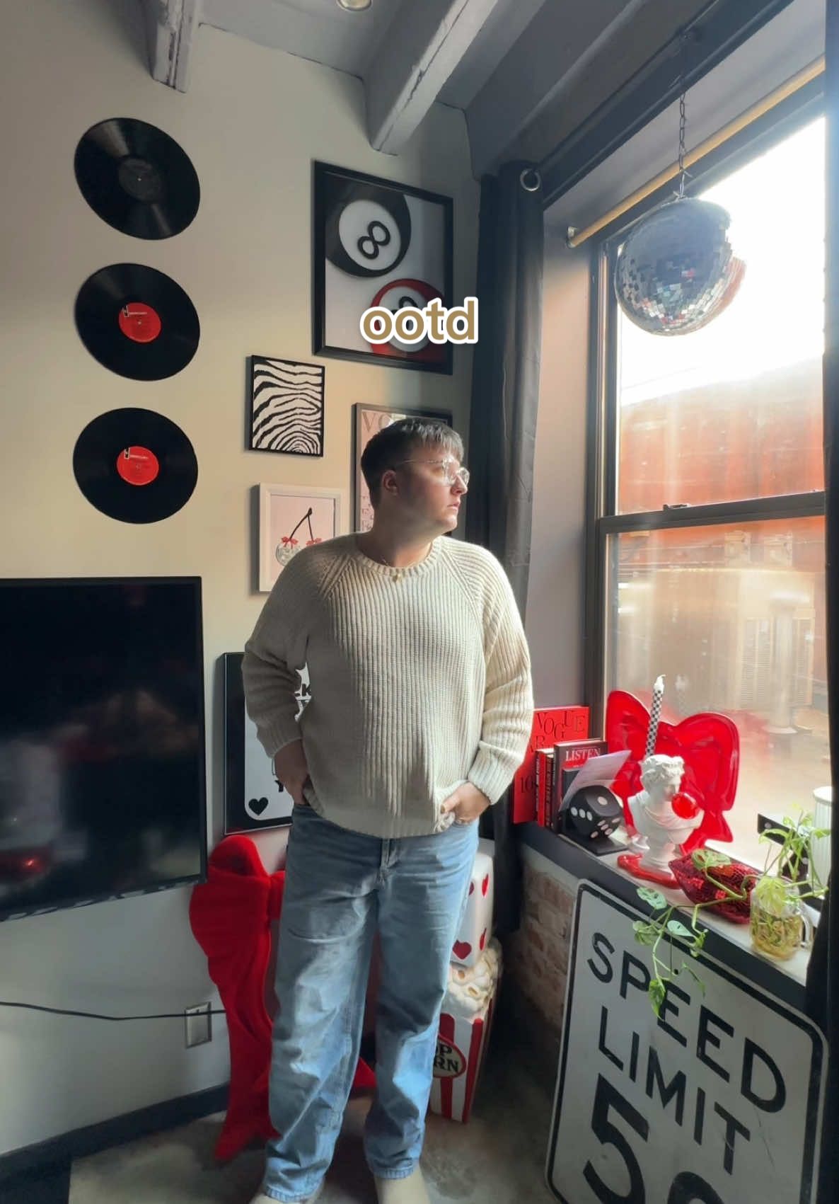 #outfitoftheday ◡̈ going to sign my contract for next year🤩🤩 #nebraska #outfitinspo #bowaesthetic #ugg #uggs #sweaterweather #comewithme #teachersoftiktok #teachertok 