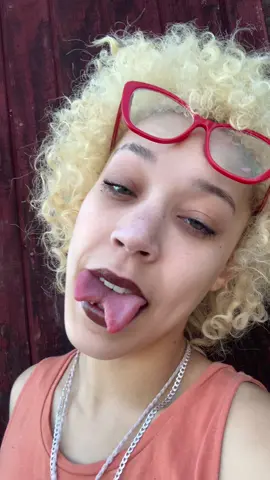 Gentlemen perfer blondes 👱🏼‍♀️