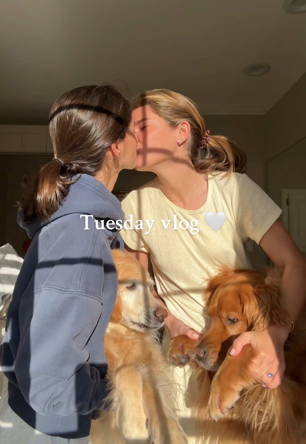 Happy Tuesday LOVE YOU 🤍 #lundenandolivia #wlw #wlwcouple #wlwtiktok #wlwlesbian #Vlog #grwmroutine #golf #lesbiansoftiktok #lesbiancouple #couple #couplegoals #dayinmylife 