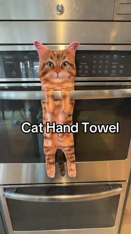 I’m obsessed with this. #cat #cats #handtowel #homedecor #bathroomdecor #kitchendecor #catlovers #catmom #orangecat #orangecatbehavior #tiktokshopcreatorpicks #tiktokshopspringglowup 
