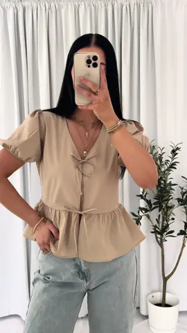 bows are in and they’re not going anywhere 🎀 #springfashion #springtrend #springfashiontrends #OOTD 