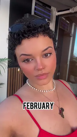 The jump from straight to curly though 🙂‍↕️ #bigchop #bald #baldhead #baldgirl #curls #shorthair #curlygirl #fyp 