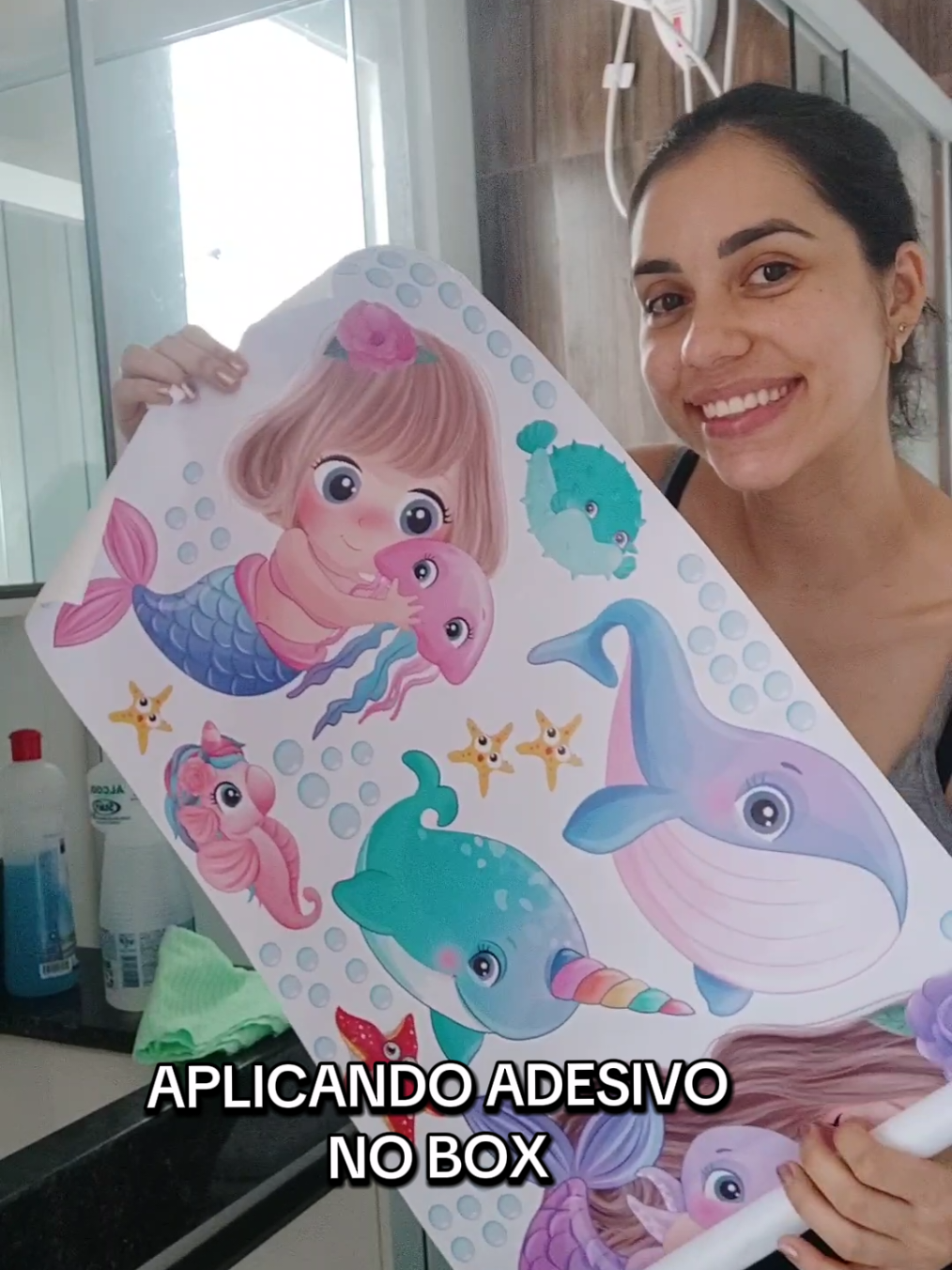 Esses adesivos no box ficaram perfeitos 😍  #decoracao #transformação #reformabanheiro #maedemenina #maedeprimeiraviagem #gestante #gestacao #gravidez #fypシ゚viral #fyp #fy #shopee #ficaadica #dicadeamiga 