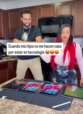 Los hijos no quieren arreglar su dormitorio y la mamá le rompió el IPad #ipad #hispanos #hispano #fy #usa #hijos #🙆🏻🙆🏻 