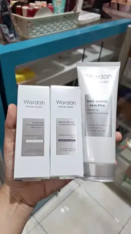#wardah #wardahbeauty #mencerahkan #flekhitam #skincareroutine #moisturizer #facialfoam #paragon #promoskincare 