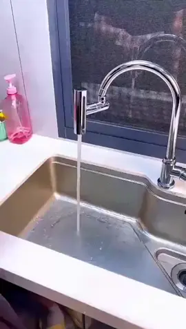 راحة لا مثيل لها مع موصل الصنبور الدوار 360° – تجربة جديدة للمطبخ والحمام! 💦✨ احصل على تجربة مريحة ومرنة مع موصل الصنبور الدوار 3 في 1 بزاوية 360 درجة، المصمم لتلبية احتياجاتك في المطبخ والحمام. يوفر هذا الموصل ثلاث وظائف مدمجة في جهاز واحد، مما يسهل عليك التحكم في تدفق المياه وتوجيهها في الزوايا التي تحتاجها بكل سهولة.