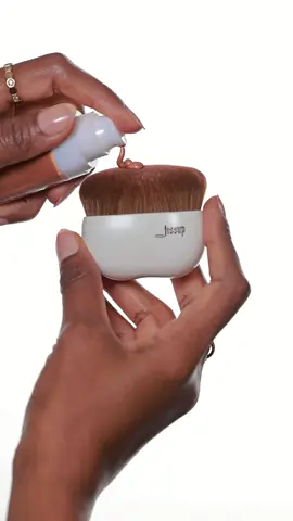 Good brushes,no makeup mess!🥰 Makeup Brush:SF002 Vedio By@bronzya_makeup #makeuptutorial #makeupbrushes #makeupaddict #tiktokmademebuyit #jessupbeauty 