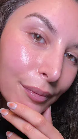 The long awaited evening skincare routine that’s has TRANSFORMED my skin:  @Prequelskin Pre-gleanse  @Dr Loretta Gentle Cleanser  @Allies of Skin Treatment Mist Rx Tretinoin  @Regimen Lab Level Serum  @Allies of Skin Growth Factor Peptide Serum  @INNBEAUTY PROJECT Extreme Eye Cream  @Eau Thermale Avène Cicalfate @U Beauty Skincare Super Facial Oil @Olehenriksen Peptide lip treatment #skincare #dewydumpling #dewyskin #glassskinroutine #nighttimeskincare #tretinoin #newskincare #darkspots #antiagingskincare #nofilterskin 