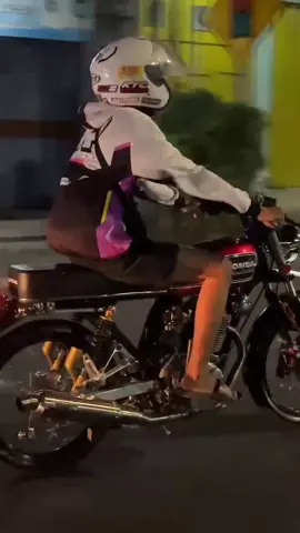 Melu trend👋 #fyp #sukanaikcb #lumajang24jam🔥 #motorcb #cbhitz #masukberanda #trend 