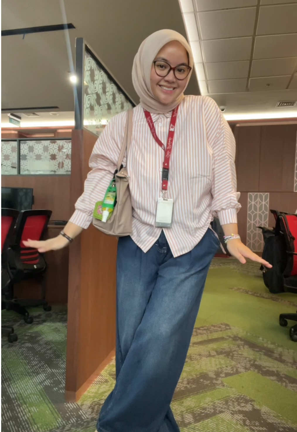 🩷🌺🪸🌸 #fyp #OOTD #ootdhijab #hijabootd #fitcheck #fits #fitspo #ootdinspo #outfitngantor #outfitideas #outfitinspo #officefits #officeoutfit 