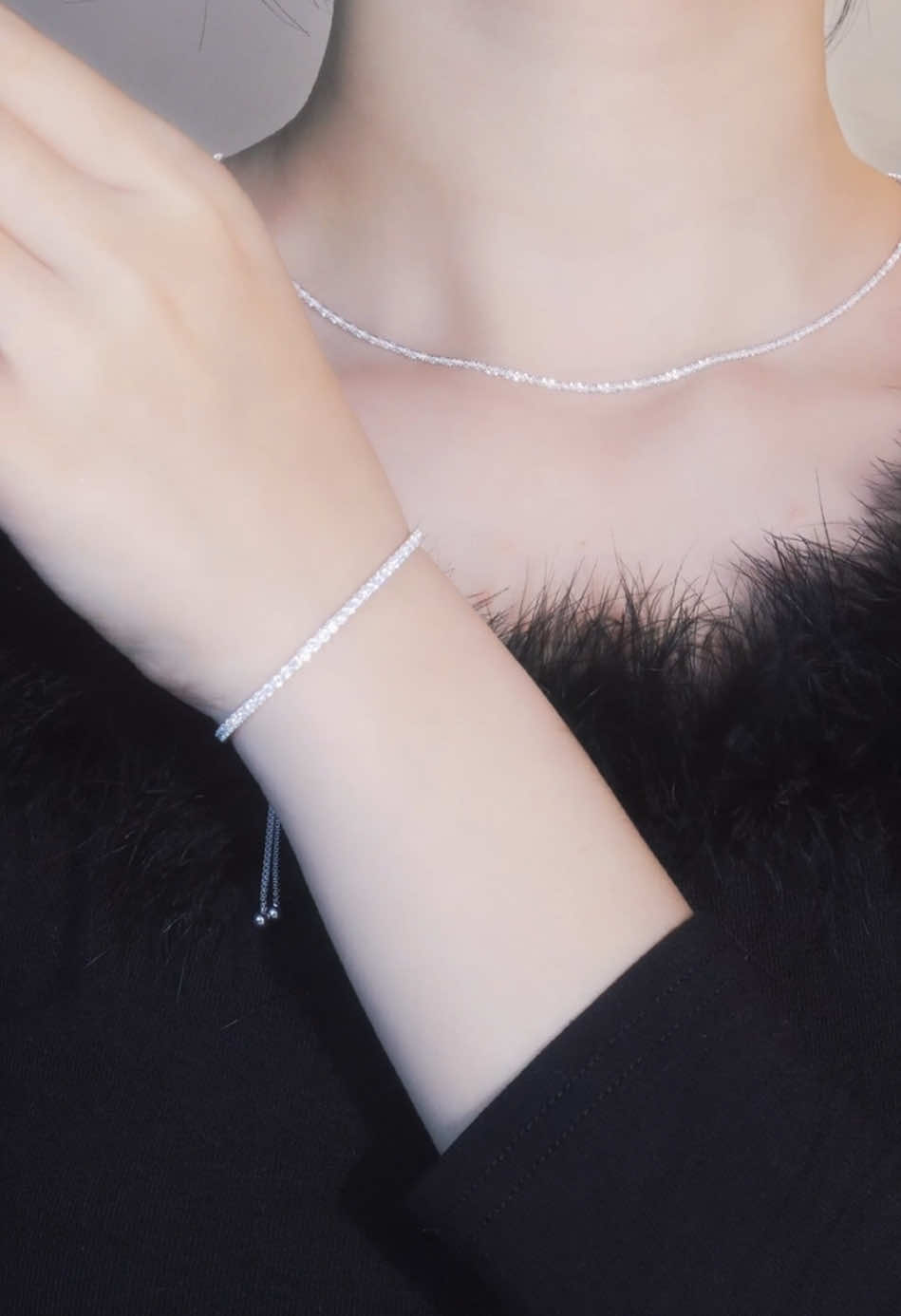 Những món phụ kiện lấp lánh luôn làm con gái chúng mình rung động đúng không nhỉ??🤭🤭 #lactaybactlee #daychuyenbactlee #trangsuc #khuyentaibactlee #trangsucbac #nhanbactlee #tleejewelry 