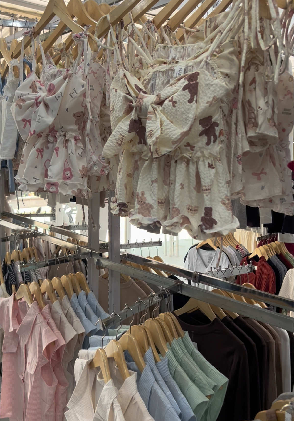 Collection tank top di store😍🥵🥰 #setbkk #aurorastore #importbkk #outfitideas #ubudbali #bkkfashion #outfitinspiration #fyppppppppppppppppppppppp #fasiontips #importfashion 