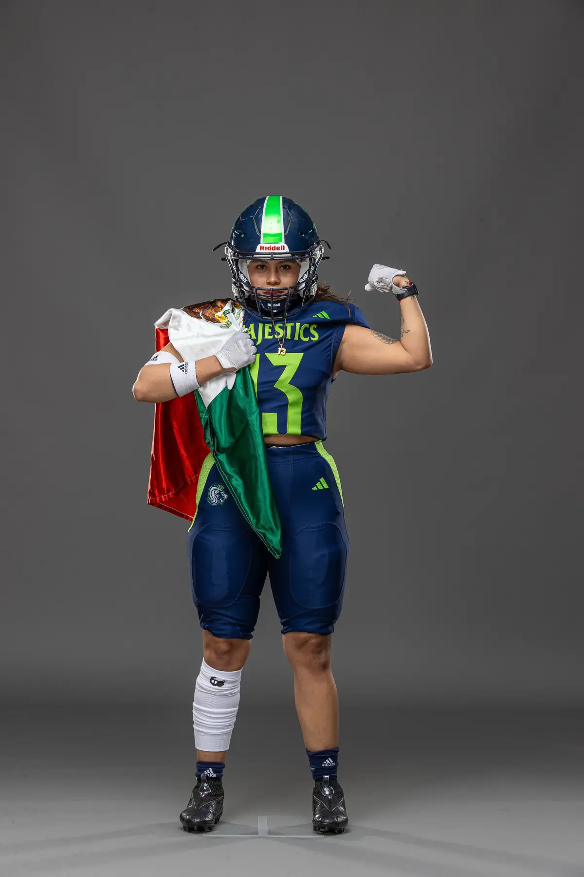 No entenderían la pasión y el orgullo que es portar la bandera más bonita, la bandera mexicana 🇲🇽🤍   PROUD to be MEX I CAN…🏈 Y’all wouldn’t understand the passion and pride of carrying the most beautiful flag, the Mexican flag🇲🇽🤍 #fyp 
