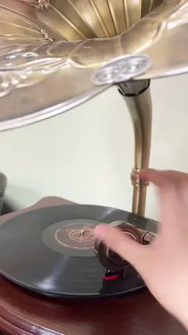 Mời cả nhà thưởng thức nhạc đĩa than máy hát loa kèn #mayhatloaken #mayhatloakendong #mayhatdiathan #mayhatloakencodien #mayphatnhac #mayhattancodien 