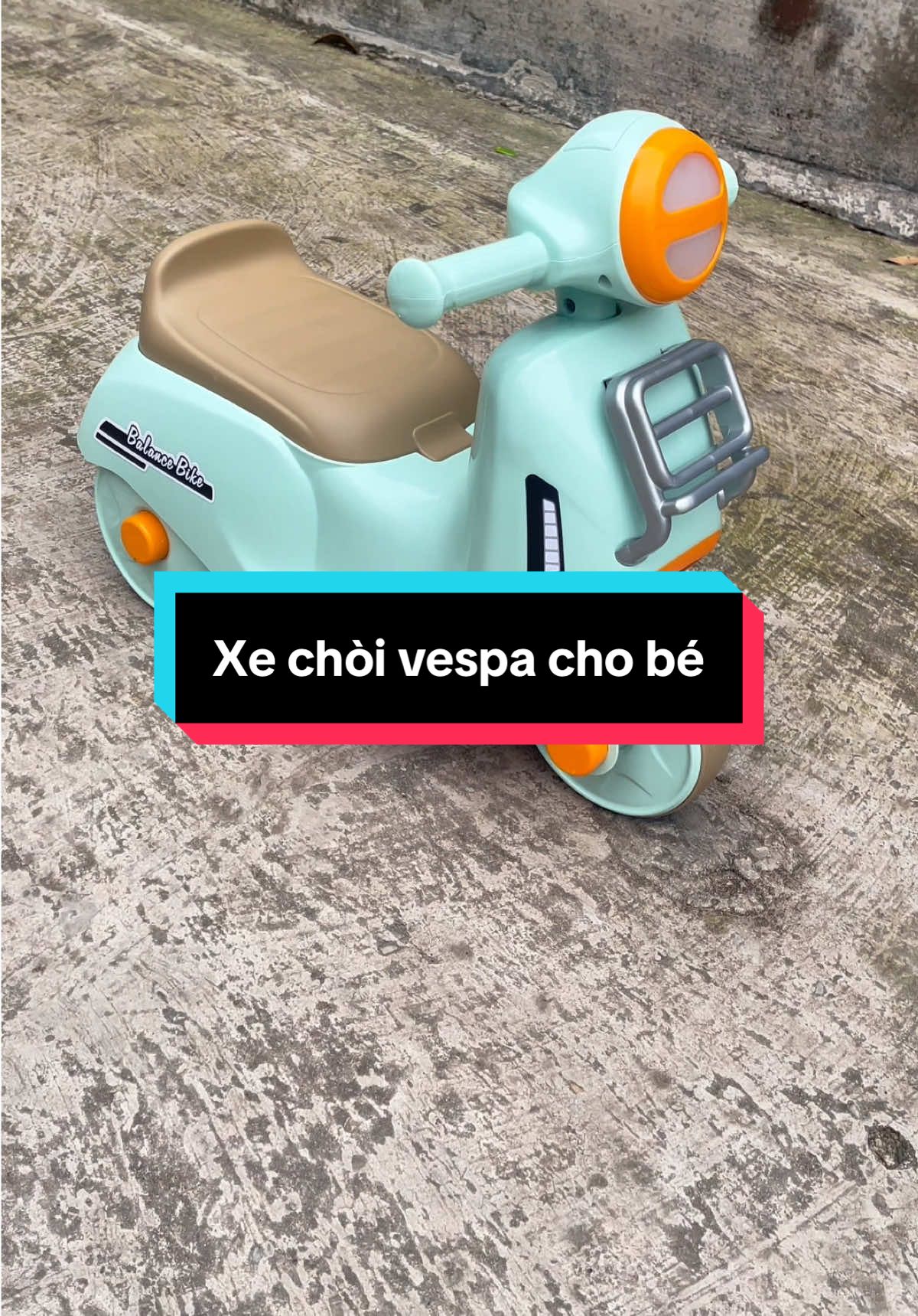 Xe chòi chân vespa cho bé có nhạc và đèn. #xechoichanchobe #xechoichan #xechoichanvespa #xuhuong 