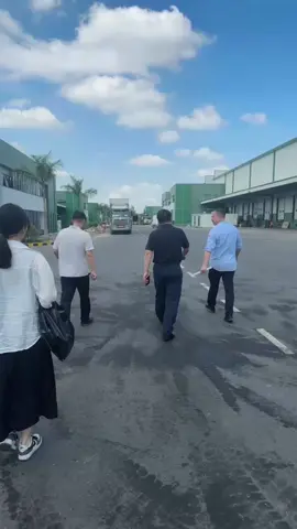 Hôm nay đến nhà máy của khách hàng Trung Quốc tại Việt Nam 🇻🇳 ( khu công nghiệp Hố Nai - Biên Hoà ) 🏭#cuộc_sống_trung_quốc_chauhynhi_hồ_nam #kết_hôn_trung_việt #vận_chuyển_trung_việt #visatrungquoc 