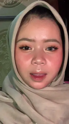 Yg sering nanyain ak pakai soflen apa, ak pakai yg marble grey ya 