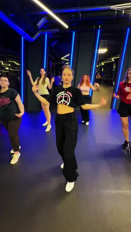 Bellydance 😎 New @Zumba Fitness hit - VEN VEN 🔥 #zumba #dance #fy #foryou #fyp 
