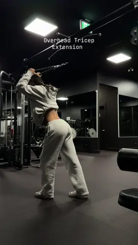 My Tricep Superset Routine! What do you guys think? 🤔  3 sets 6-8 heavy reps + failure The first 3 work outs are my cable Tricep SUPER set! (Meaning no breaks in between)  Push down motions targeting the lateral (outside head). Over head is separate, targeting the long (inner head) of the triceps! Code KIARA10 in my bio💞💵 #gym #GymTok #Fitness #gymgirl #gymmotivation 