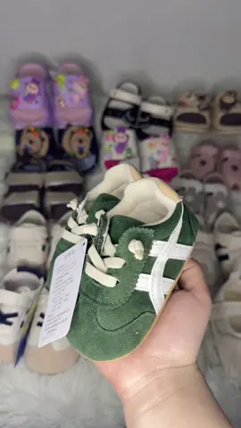 Giày giấy cho bé tập đi from thể thao siêu nhẹ#giaydeptreemquangchau #deptreem #sandalbetraidihoc #tiktokshop #tunthegioigiaydeptreem 