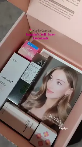 Step into the world of glowing skin with the ✨ StyleKorean x Jasmin Box ✨ 🌸 What’s in the box? 💖 Tocobo Vita Glazed Lip Mask — for soft, kissable lips 💖 Medicube PDRN Pink Cica Soothing Toner — calm and hydrate your skin instantly 💖 Anua Niacinamide 10% + TXA 4% Serum — target dark spots and brighten your complexion 💖 Biodance Bio-Collagen Real Deep Mask (4ea) — a collagen boost for plump, radiant skin 💖 VT Cosmetics Needle Shot 100 — strengthen and firm your skin barrier 💖 Fwee Lip & Cheek Blurring Pot Baby — a pop of color for that natural glow 💖 Medicube Pink Booster Pro (exclusive for box sale only!) — the secret to smooth, youthful skin ✨ Launch date: Tuesday, March 11th at 5 PM KST 💸 Grab it for $225 (with 10% OFF using the code JASMINBOX — original price $250) 💗 @STYLEKOREAN @Jasmin  #stylekorean #stylekorean_jasmin #stylekoreanambassador #SelfCare #kbeauty #koreanskincare #healthyskin #beauty #glowskin #glassskin