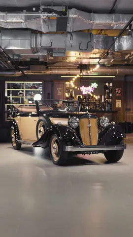 Audi 225 Front 1935 — one of the first cars produced by Auto Union (predecessor of Audi) under the Audi brand. Introduced in 1935, it featured a 2.25L 6-cylinder engine. A progressive car for its time, it stood out with advanced technology and stylish design, marking a significant milestone in the brand's history and showcasing its engineering achievements. #Audi #Classic #Retro #1935 #Collection 