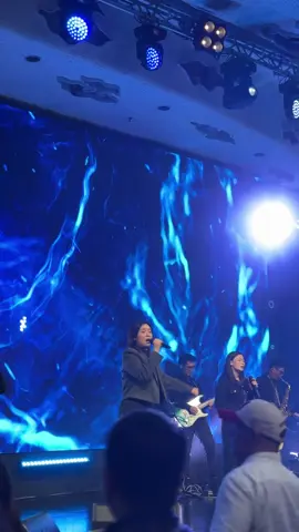 tak terbatas kuasamu focus on wl #christiantiktok #kristentiktok #kristen #rohani_kristen #jesuslovesyou #christiancommunity #rohanitiktok #blessedtobeablessing #rohanikristen #worshipnight #rohani #praiseandworship #christiansong #yesus #praiseandworshipsongs #worshipnite #ndc #ndcministry #ndcworship #ndccentralpark 